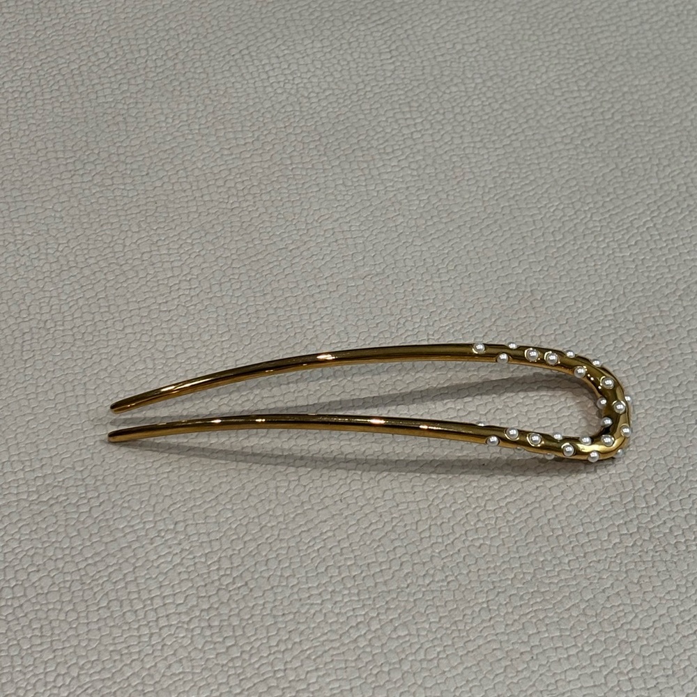 Deborah Pagani large gold pin with pearls
